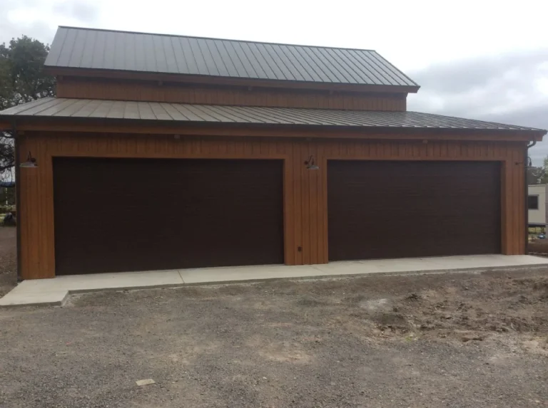 the aesthetic value of regular garage door maintenance
