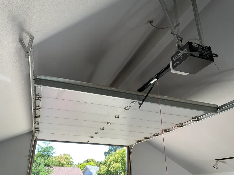 common mechanical issues that cause garage door problems in Vallejo